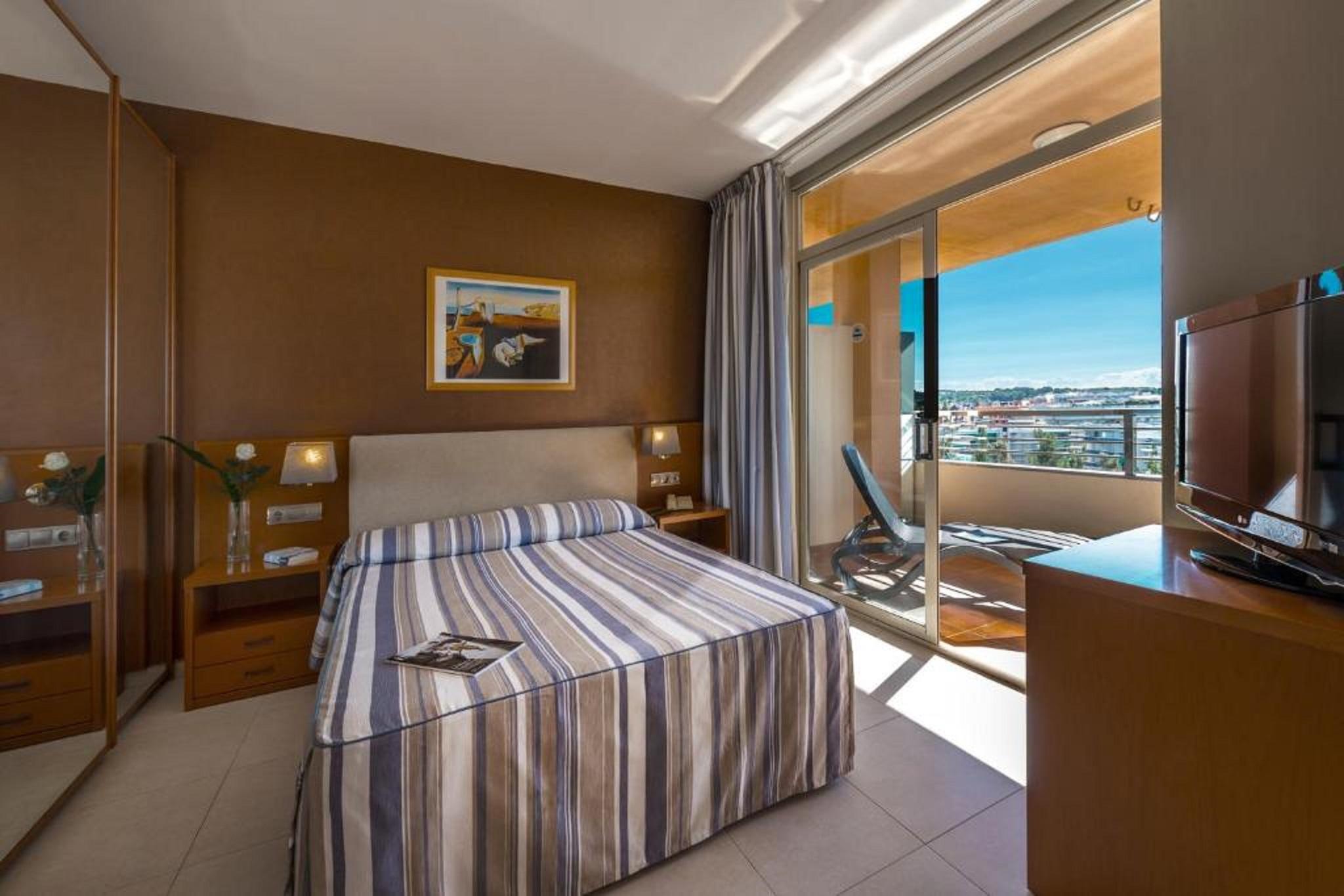 4อาร์ กรัน เรจีนา Hotel ซาลอว์ ภายนอก รูปภาพ