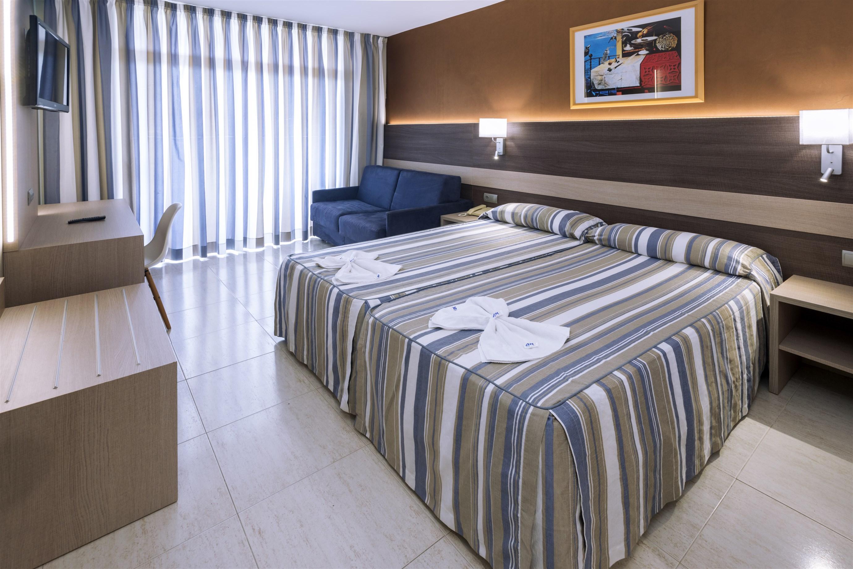 4อาร์ กรัน เรจีนา Hotel ซาลอว์ ภายนอก รูปภาพ
