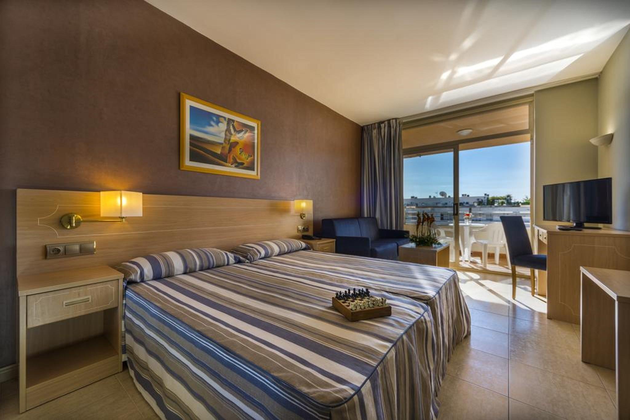 4อาร์ กรัน เรจีนา Hotel ซาลอว์ ภายนอก รูปภาพ