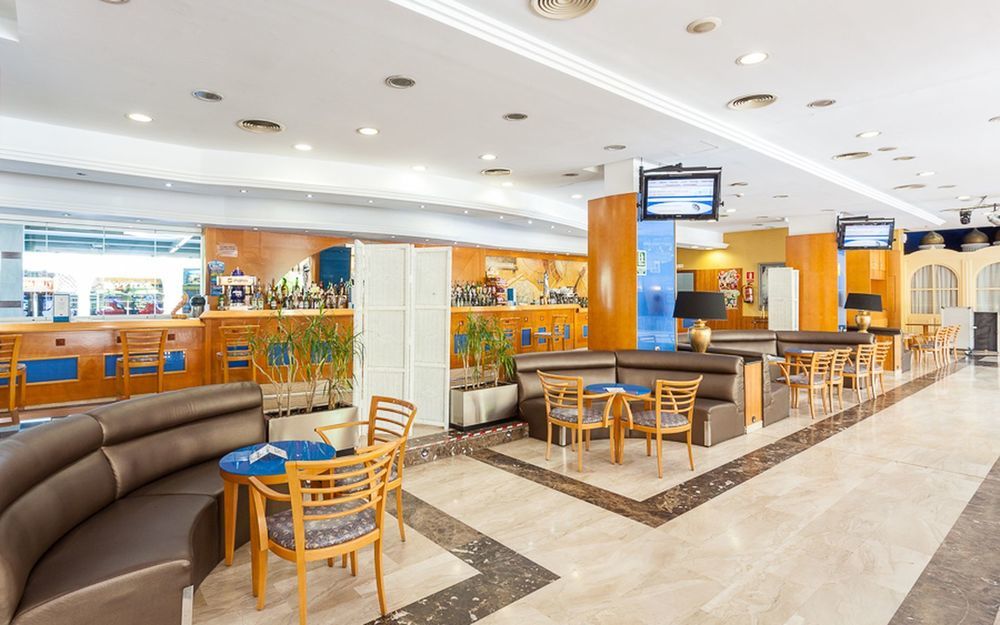 4อาร์ กรัน เรจีนา Hotel ซาลอว์ ภายนอก รูปภาพ