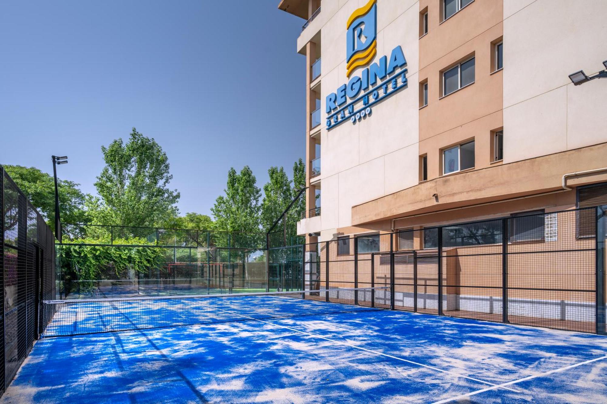 4อาร์ กรัน เรจีนา Hotel ซาลอว์ ภายนอก รูปภาพ