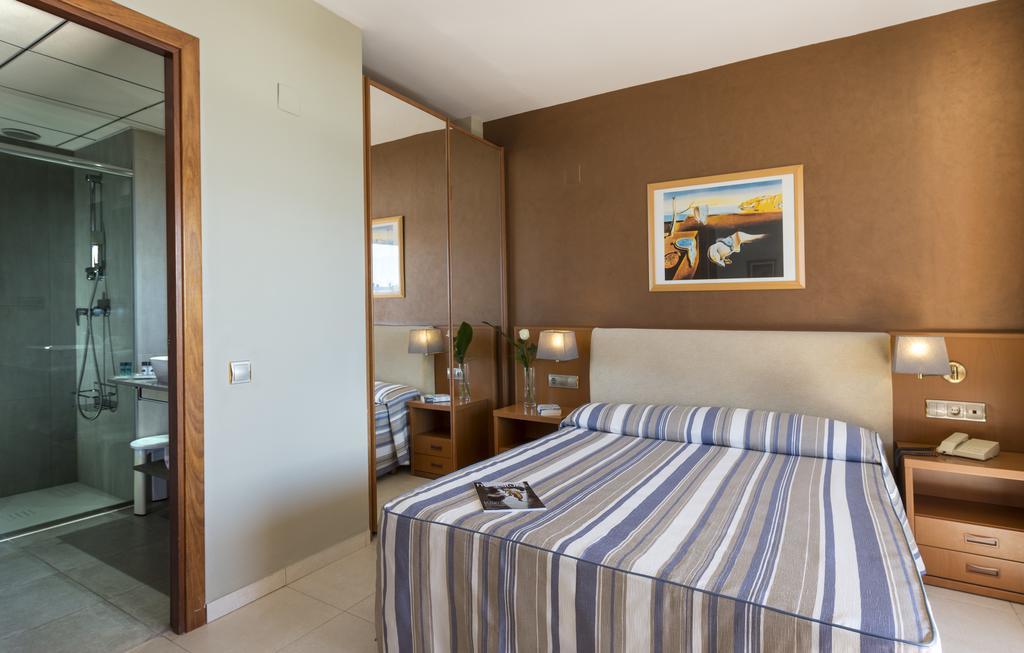 4อาร์ กรัน เรจีนา Hotel ซาลอว์ ภายนอก รูปภาพ