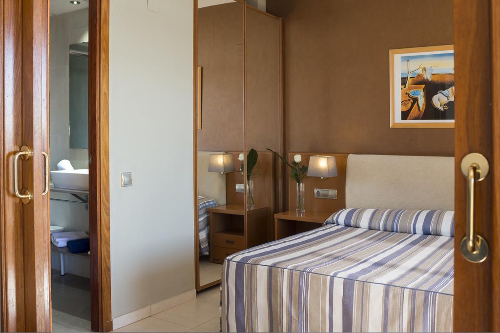 4อาร์ กรัน เรจีนา Hotel ซาลอว์ ภายนอก รูปภาพ