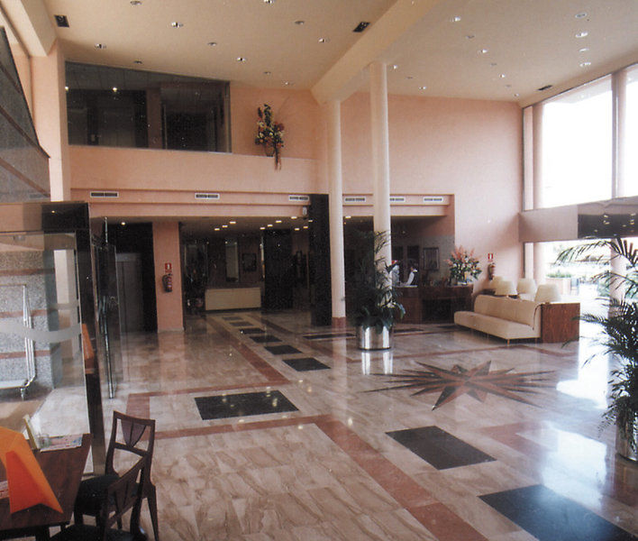4อาร์ กรัน เรจีนา Hotel ซาลอว์ ภายนอก รูปภาพ