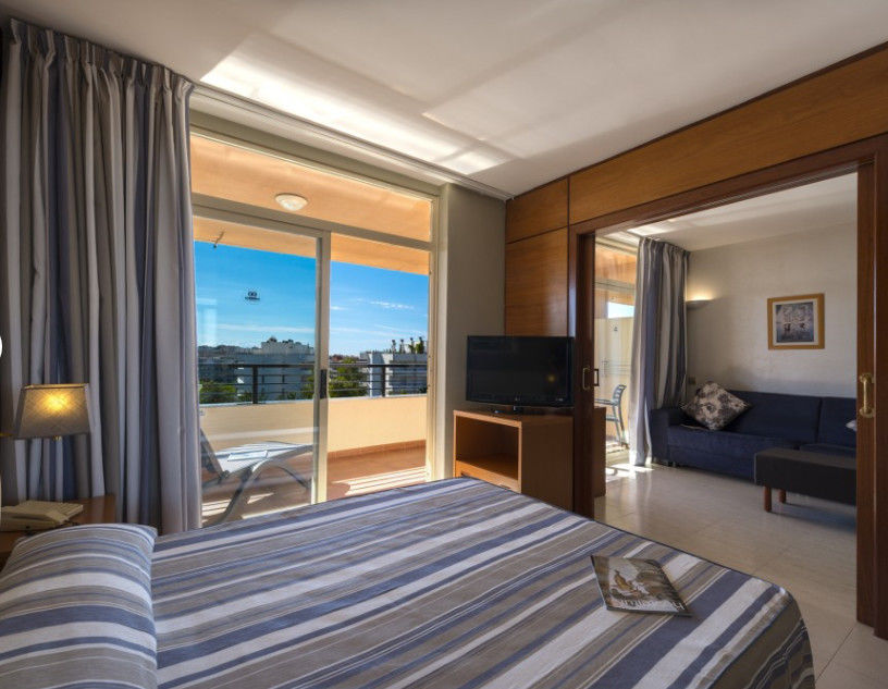 4อาร์ กรัน เรจีนา Hotel ซาลอว์ ภายนอก รูปภาพ